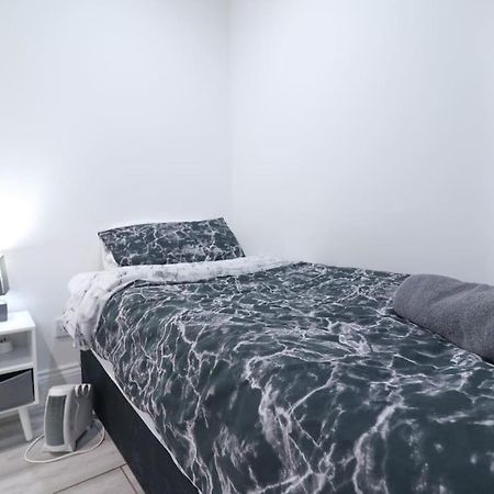Den Accommodation & Short Lets Greenwich London - 3 Bed House Exterior photo