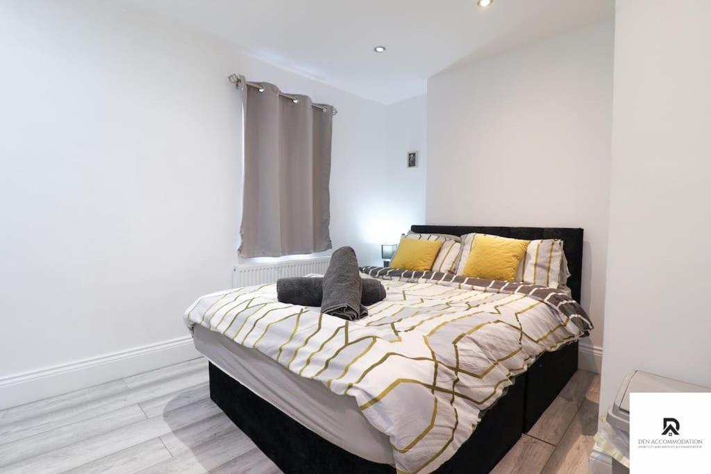 Den Accommodation & Short Lets Greenwich London - 3 Bed House Exterior photo