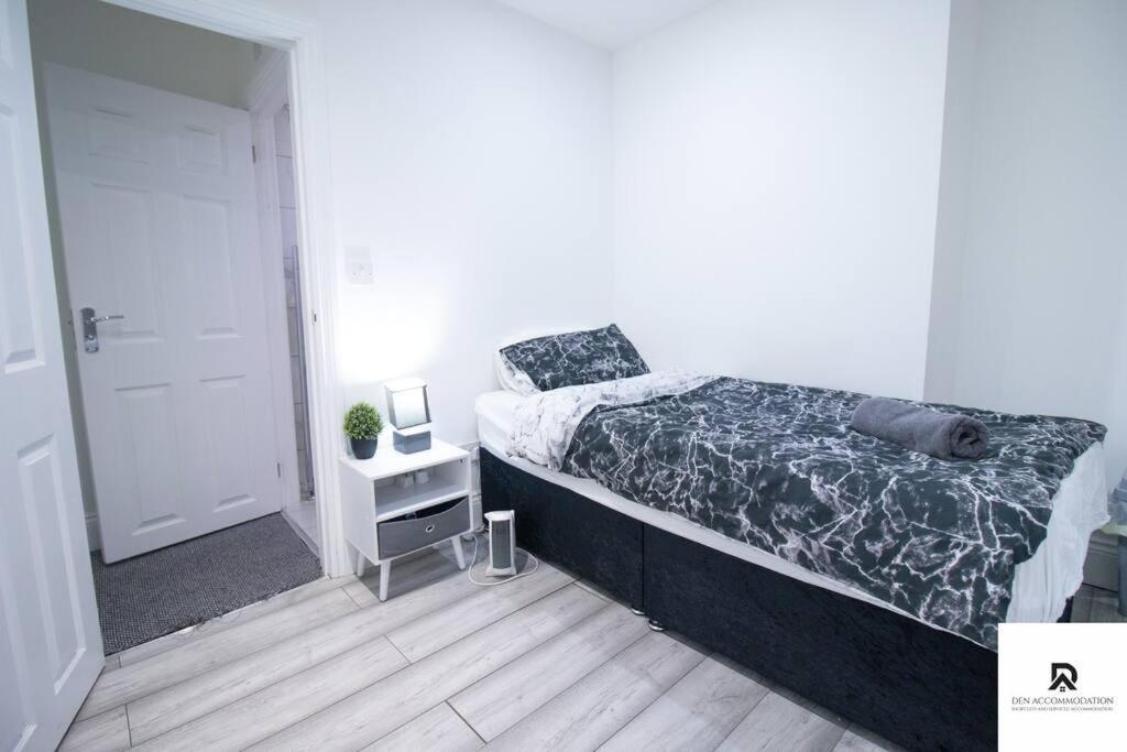 Den Accommodation & Short Lets Greenwich London - 3 Bed House Exterior photo