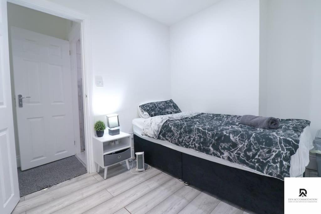 Den Accommodation & Short Lets Greenwich London - 3 Bed House Exterior photo