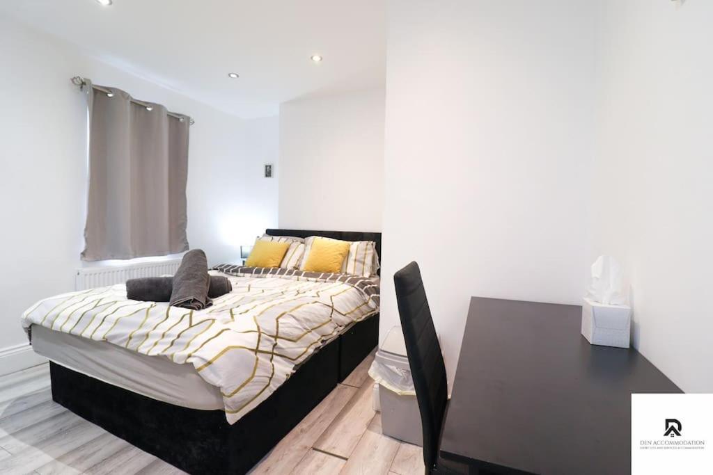Den Accommodation & Short Lets Greenwich London - 3 Bed House Exterior photo