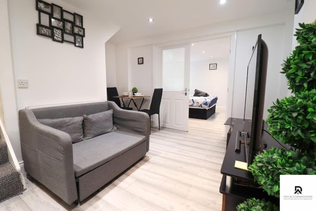 Den Accommodation & Short Lets Greenwich London - 3 Bed House Exterior photo