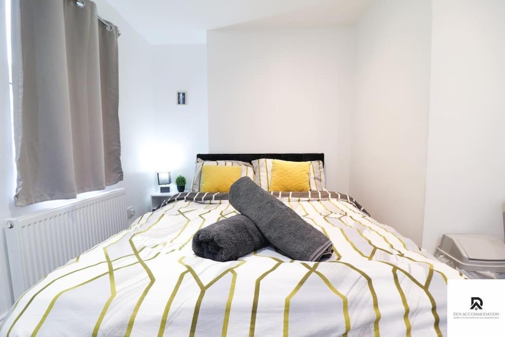 Den Accommodation & Short Lets Greenwich London - 3 Bed House Exterior photo